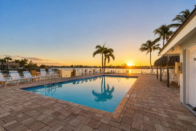 611 NE 12th Terrace 2, Boynton Beach, FL 33435
