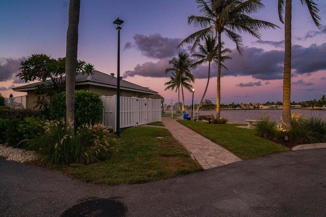 611 NE 12th Terrace 2, Boynton Beach, FL 33435