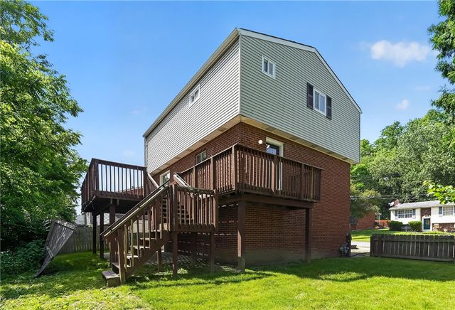 247 Golden Gate Dr, Oakmont, PA 15147