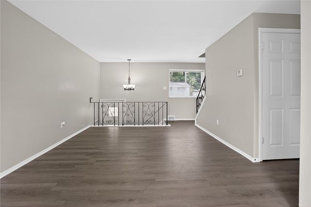 247 Golden Gate Dr, Oakmont, PA 15147