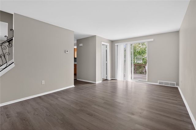 247 Golden Gate Dr, Oakmont, PA 15147