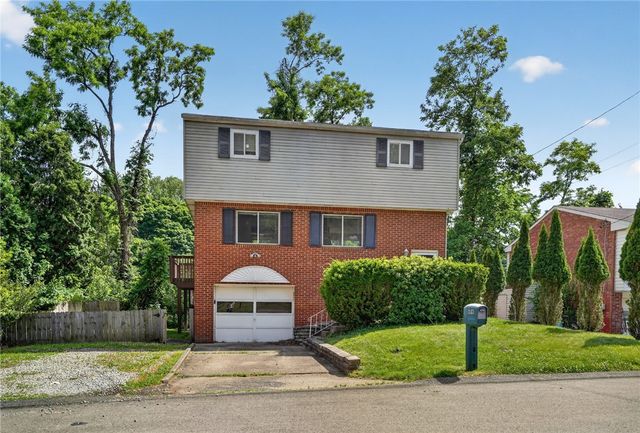 247 Golden Gate Dr, Oakmont, PA 15147