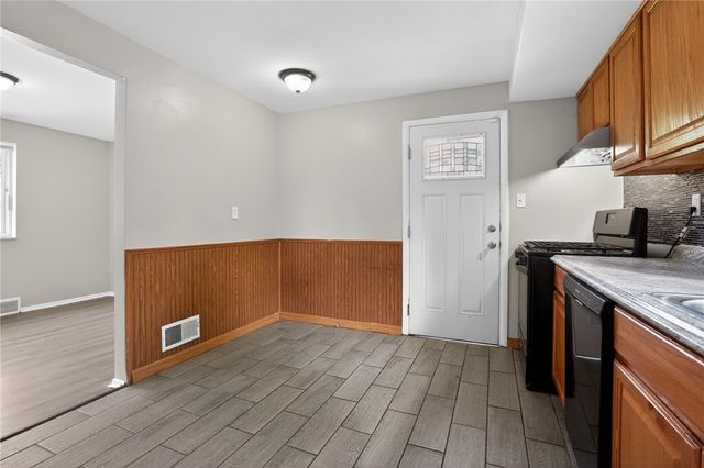 247 Golden Gate Dr, Oakmont, PA 15147