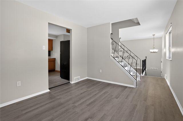 247 Golden Gate Dr, Oakmont, PA 15147
