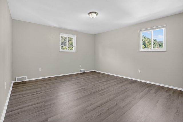 247 Golden Gate Dr, Oakmont, PA 15147
