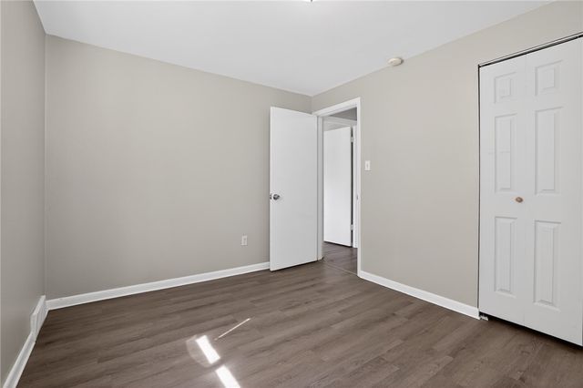 247 Golden Gate Dr, Oakmont, PA 15147