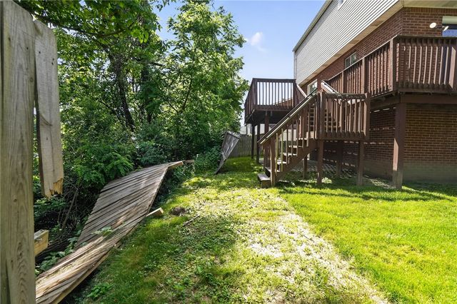 247 Golden Gate Dr, Oakmont, PA 15147