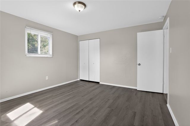 247 Golden Gate Dr, Oakmont, PA 15147