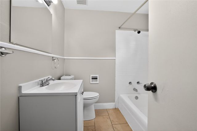 247 Golden Gate Dr, Oakmont, PA 15147