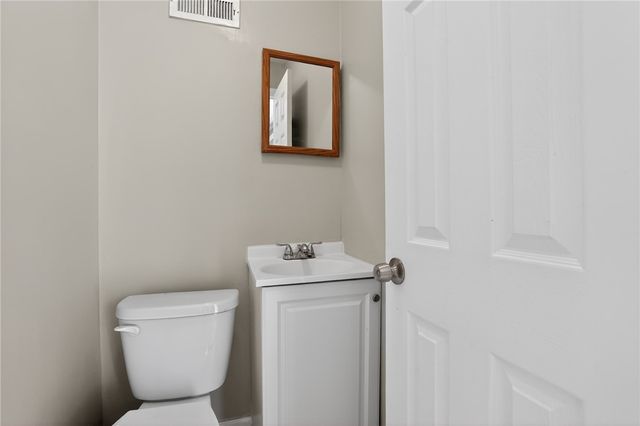 247 Golden Gate Dr, Oakmont, PA 15147