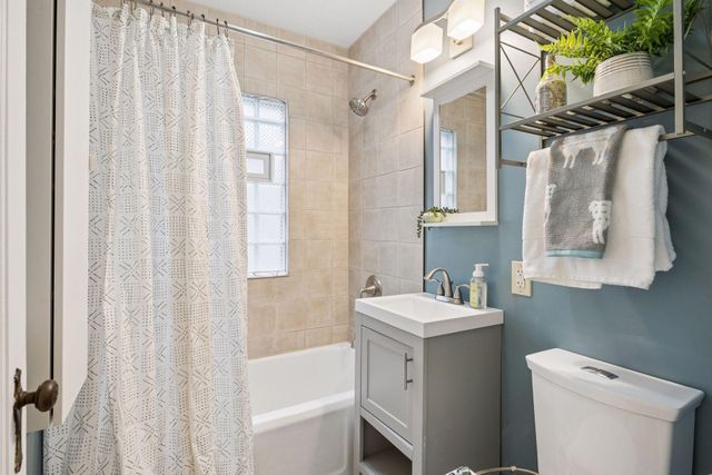 4030 39th Avenue S, Minneapolis, MN 55406