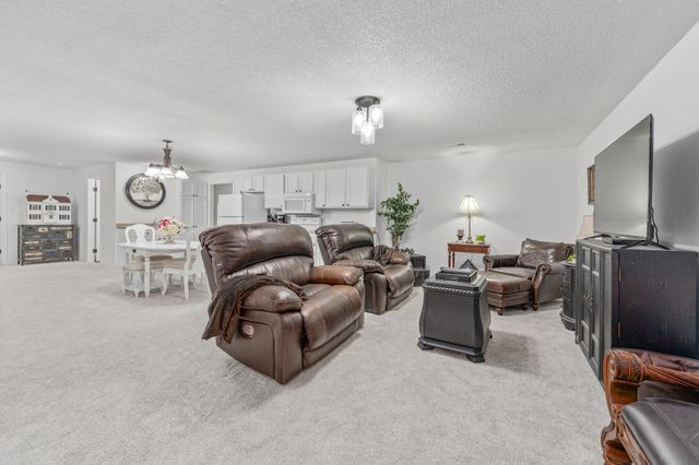 10406 W Dallas Circle, Wichita, KS 67215