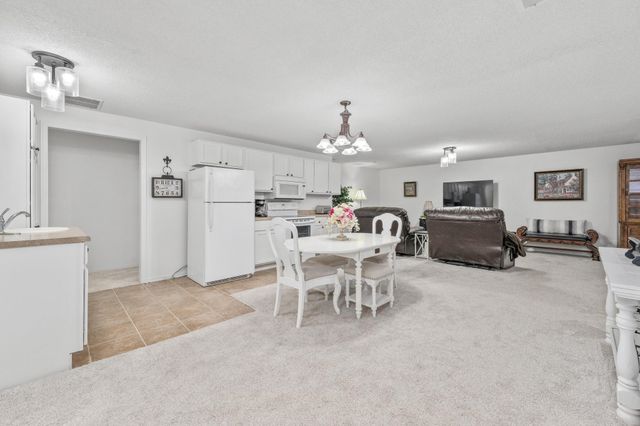 10406 W Dallas Circle, Wichita, KS 67215