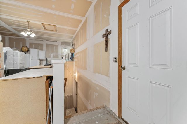 10406 W Dallas Circle, Wichita, KS 67215