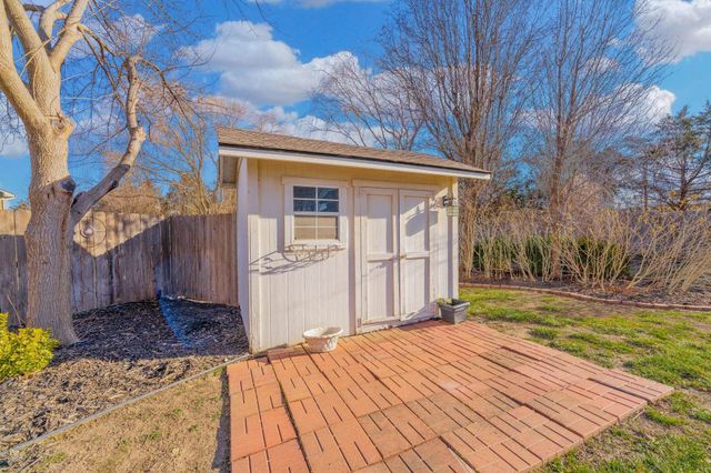 10406 W Dallas Circle, Wichita, KS 67215