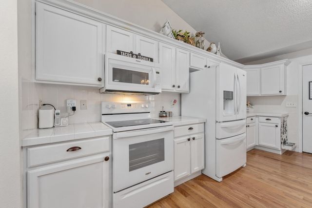 10406 W Dallas Circle, Wichita, KS 67215