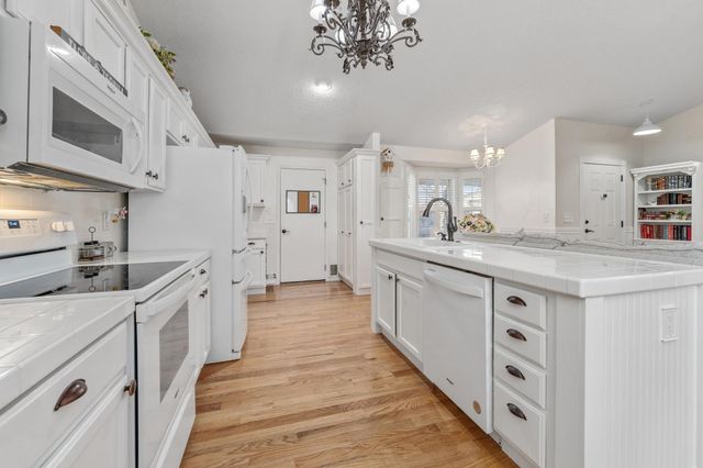 10406 W Dallas Circle, Wichita, KS 67215