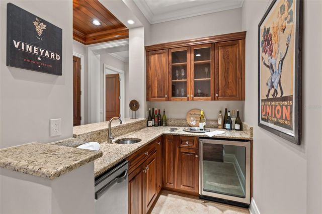 1976 KANSAS AVENUE NE, St Petersburg, FL 33703