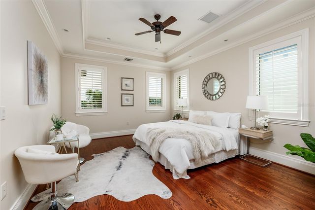 1976 KANSAS AVENUE NE, St Petersburg, FL 33703