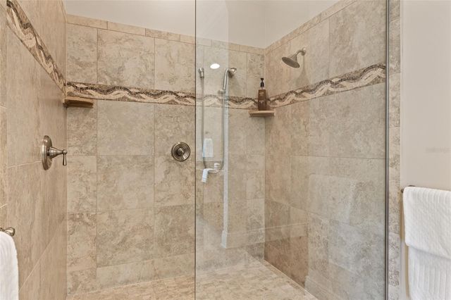 1976 KANSAS AVENUE NE, St Petersburg, FL 33703