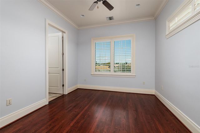 1976 KANSAS AVENUE NE, St Petersburg, FL 33703