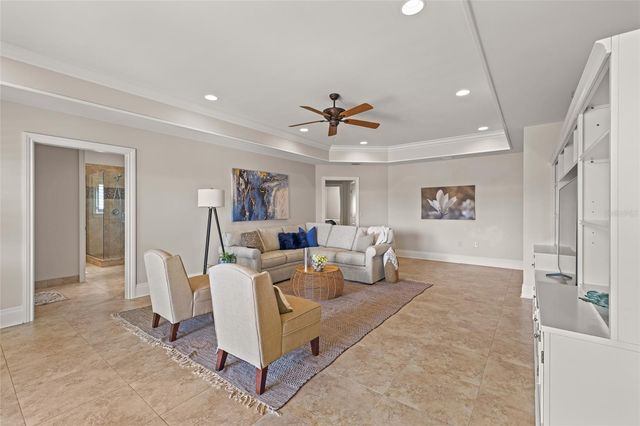 1976 KANSAS AVENUE NE, St Petersburg, FL 33703