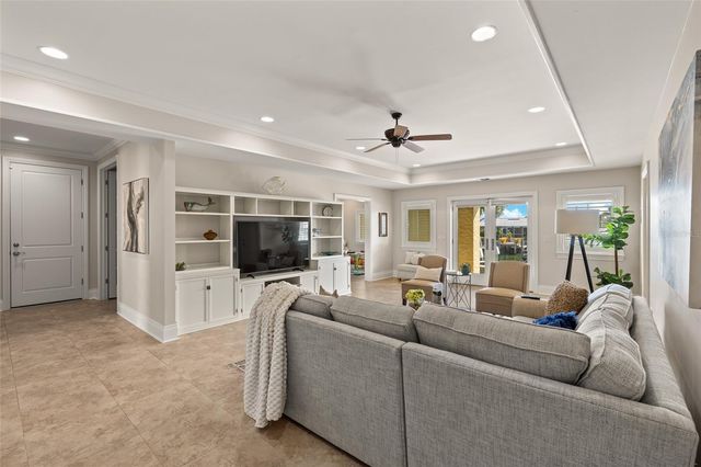 1976 KANSAS AVENUE NE, St Petersburg, FL 33703