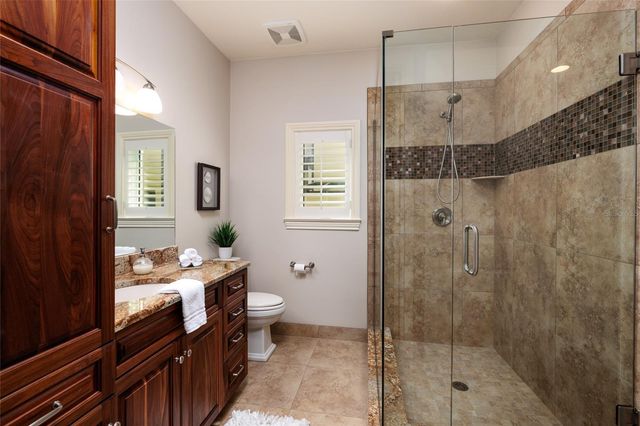 1976 KANSAS AVENUE NE, St Petersburg, FL 33703