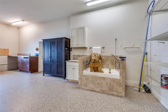 1976 KANSAS AVENUE NE, St Petersburg, FL 33703