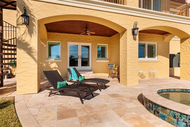 1976 KANSAS AVENUE NE, St Petersburg, FL 33703