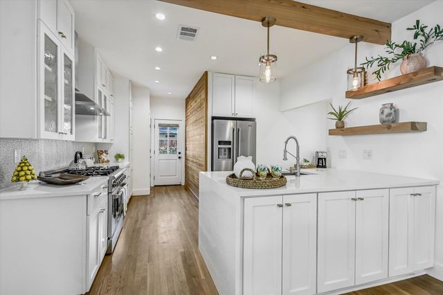 106 E 35th ST, Austin, TX 78705
