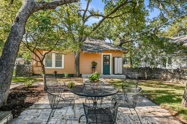 106 E 35th ST, Austin, TX 78705