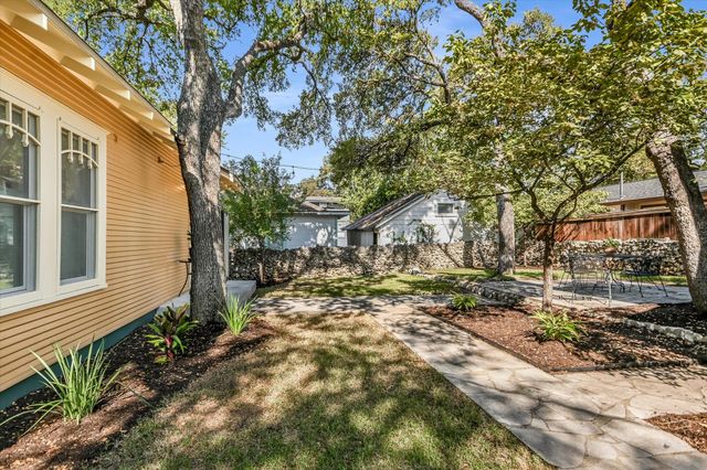 106 E 35th ST, Austin, TX 78705