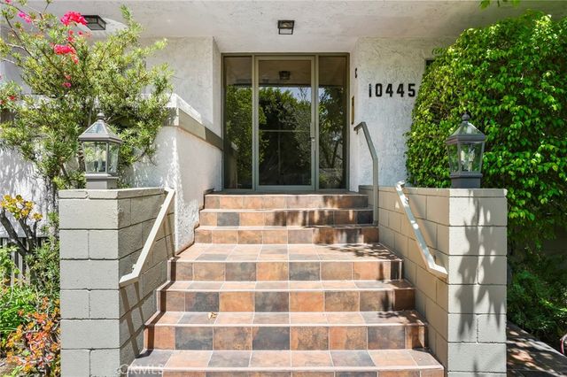 10445 Eastborne Avenue 106, Los Angeles, CA 90024