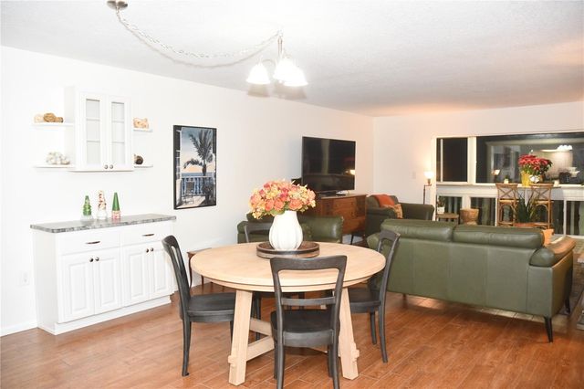 601 N MCDONALD STREET 206, Mount Dora, FL 32757