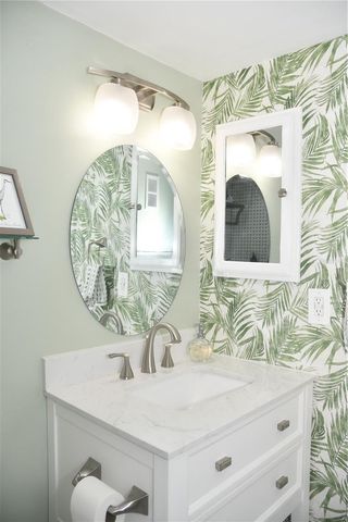 601 N MCDONALD STREET 206, Mount Dora, FL 32757