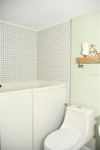 601 N MCDONALD STREET 206, Mount Dora, FL 32757