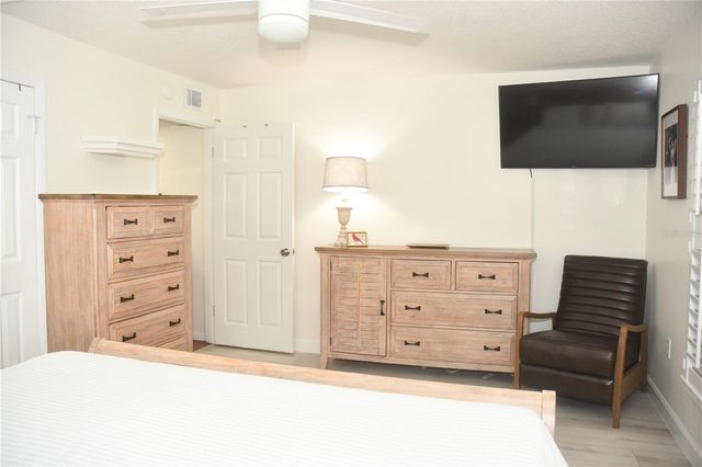 601 N MCDONALD STREET 206, Mount Dora, FL 32757