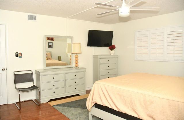 601 N MCDONALD STREET 206, Mount Dora, FL 32757