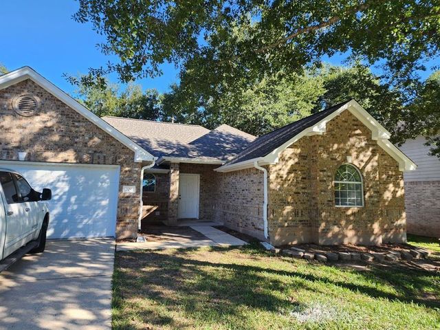 206 Doncaster Street, Conroe, TX 77303