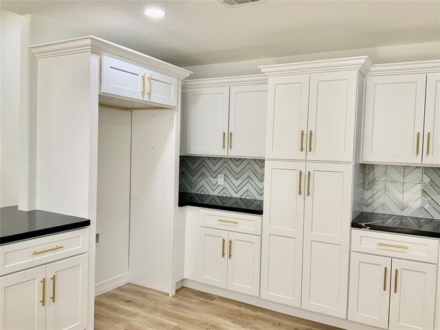 206 Doncaster Street, Conroe, TX 77303