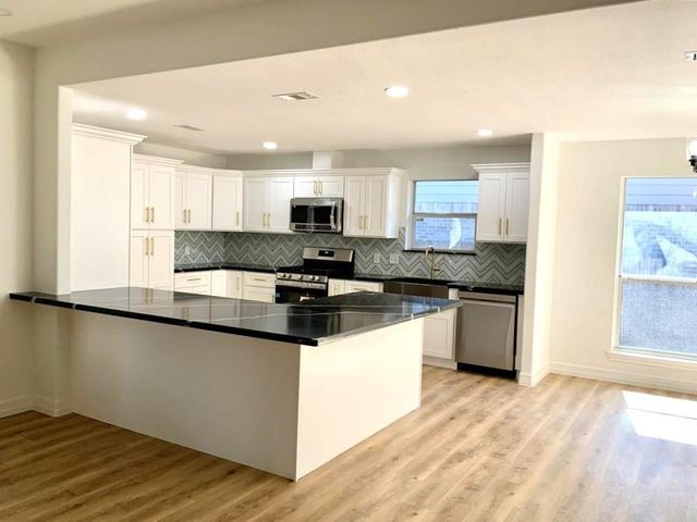 206 Doncaster Street, Conroe, TX 77303