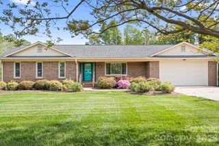 676 Sunridge Drive, Lincolnton, NC 28092