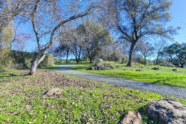 13598 Desperado Dr, Penn Valley, CA 95946