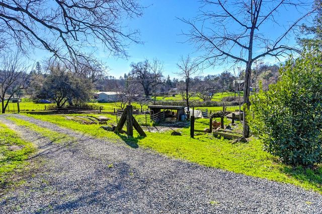 13598 Desperado Dr, Penn Valley, CA 95946