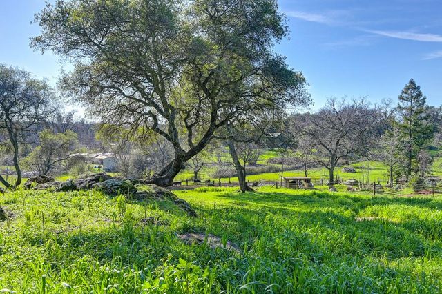 13598 Desperado Dr, Penn Valley, CA 95946