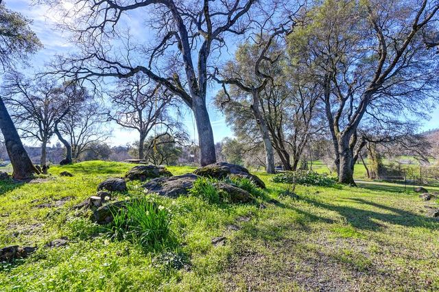 13598 Desperado Dr, Penn Valley, CA 95946