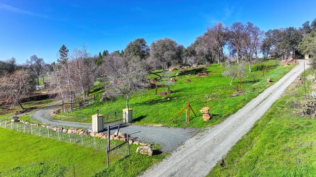 13598 Desperado Dr, Penn Valley, CA 95946