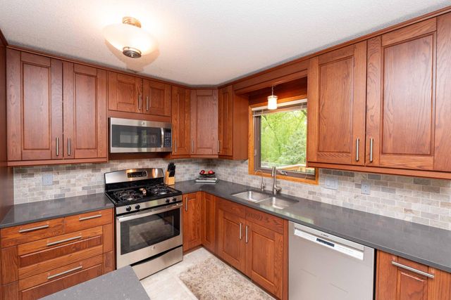 2273 6th Street N, North Saint Paul, MN 55109