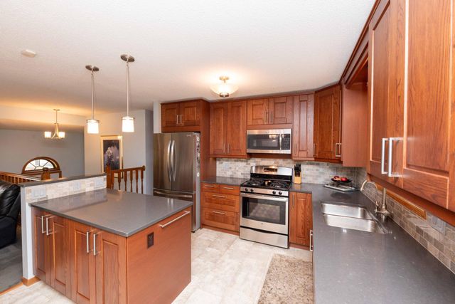 2273 6th Street N, North Saint Paul, MN 55109